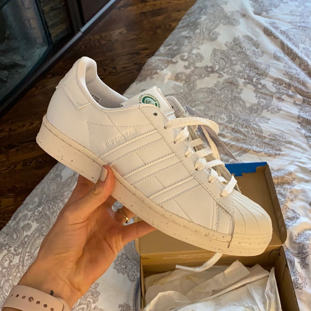 Vegan / Sustainably Sourced Adidas Superstars ♻️